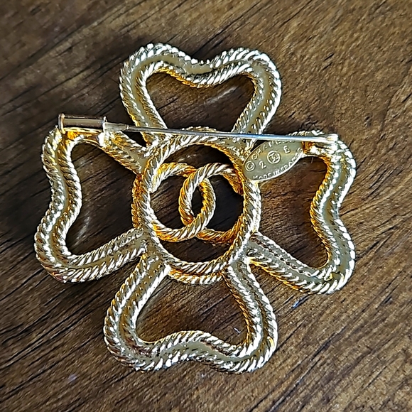 🚫SOLD🚫 CHANEL CC Brooch Vintage Gold Shamrock - Picture 3 of 4